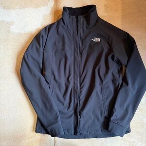 Women’s The North Face Windwall Jacket - size medium